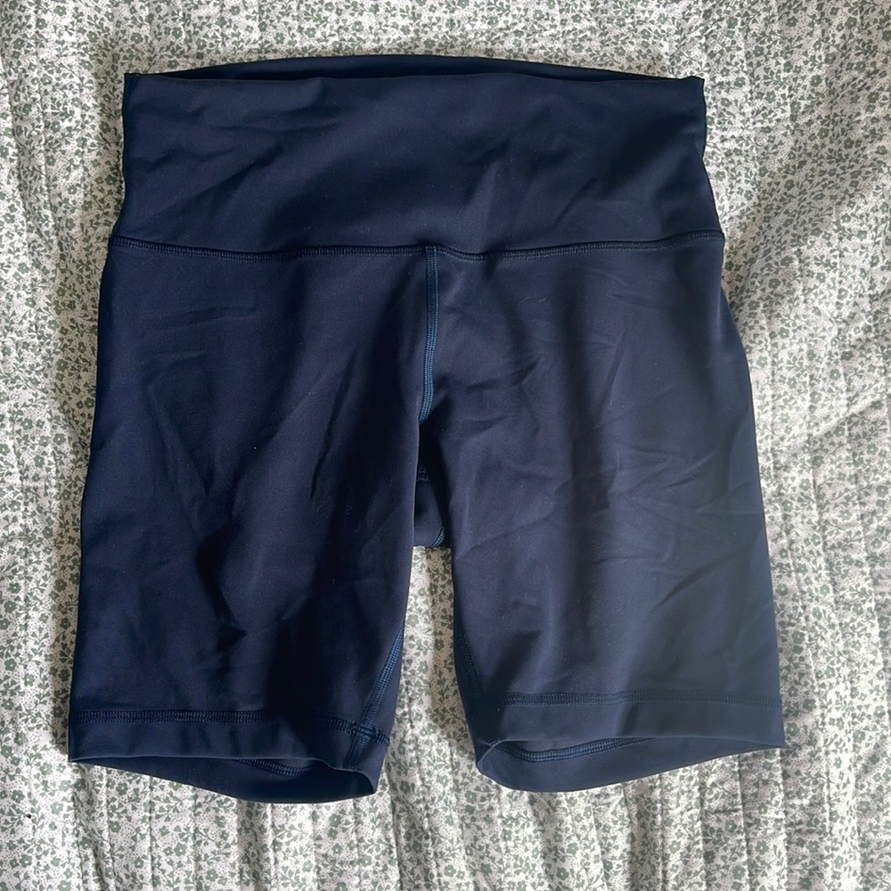 Lightly worn! Lululemon Wunder train biker shorts!